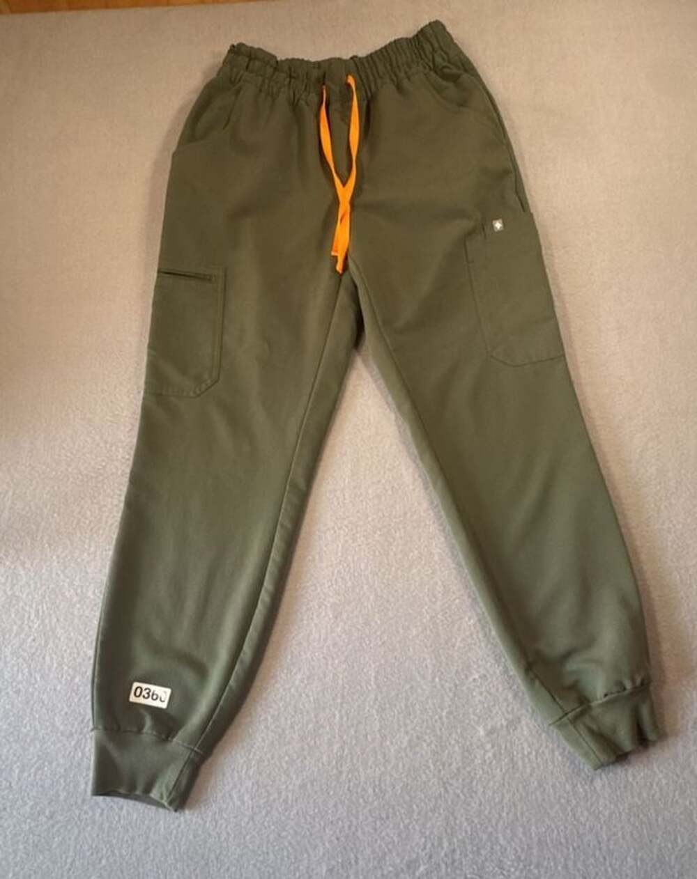 FIGS Women's Olive Green Zamora Jogger Scrub Pants Medical Workwear